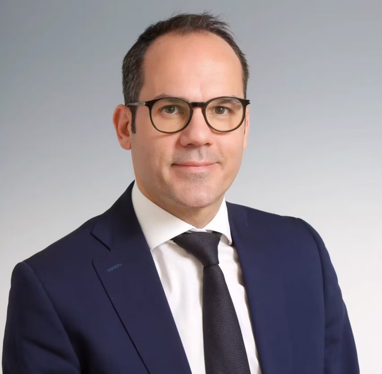Professor of urology specialized in the treatment of urethral strictures by urethroplasty